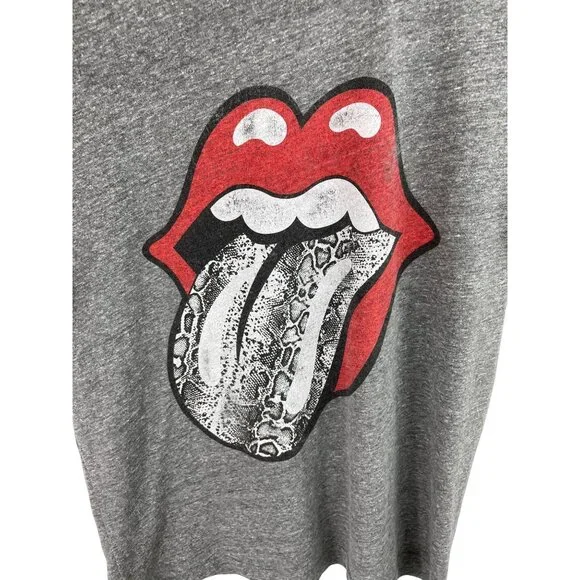 Day Womens SIze Small Gray Short Sleeve Graphic Print T-shirt Lips Snake Skin - Picture 2 of 6
